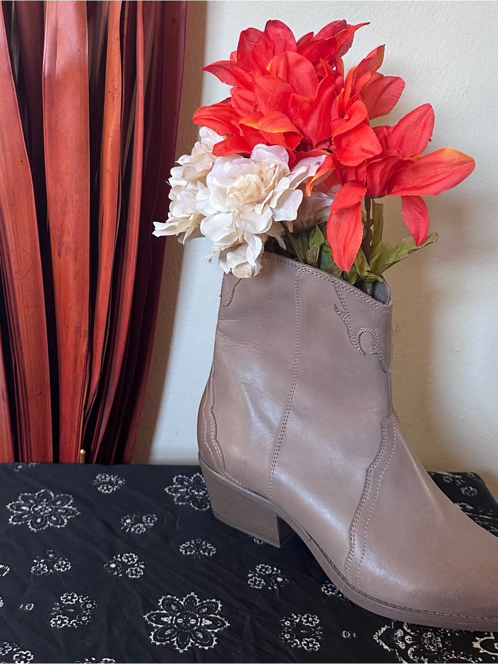 FREE PEOPLE New Frontier Western Boots (size: 6.5)